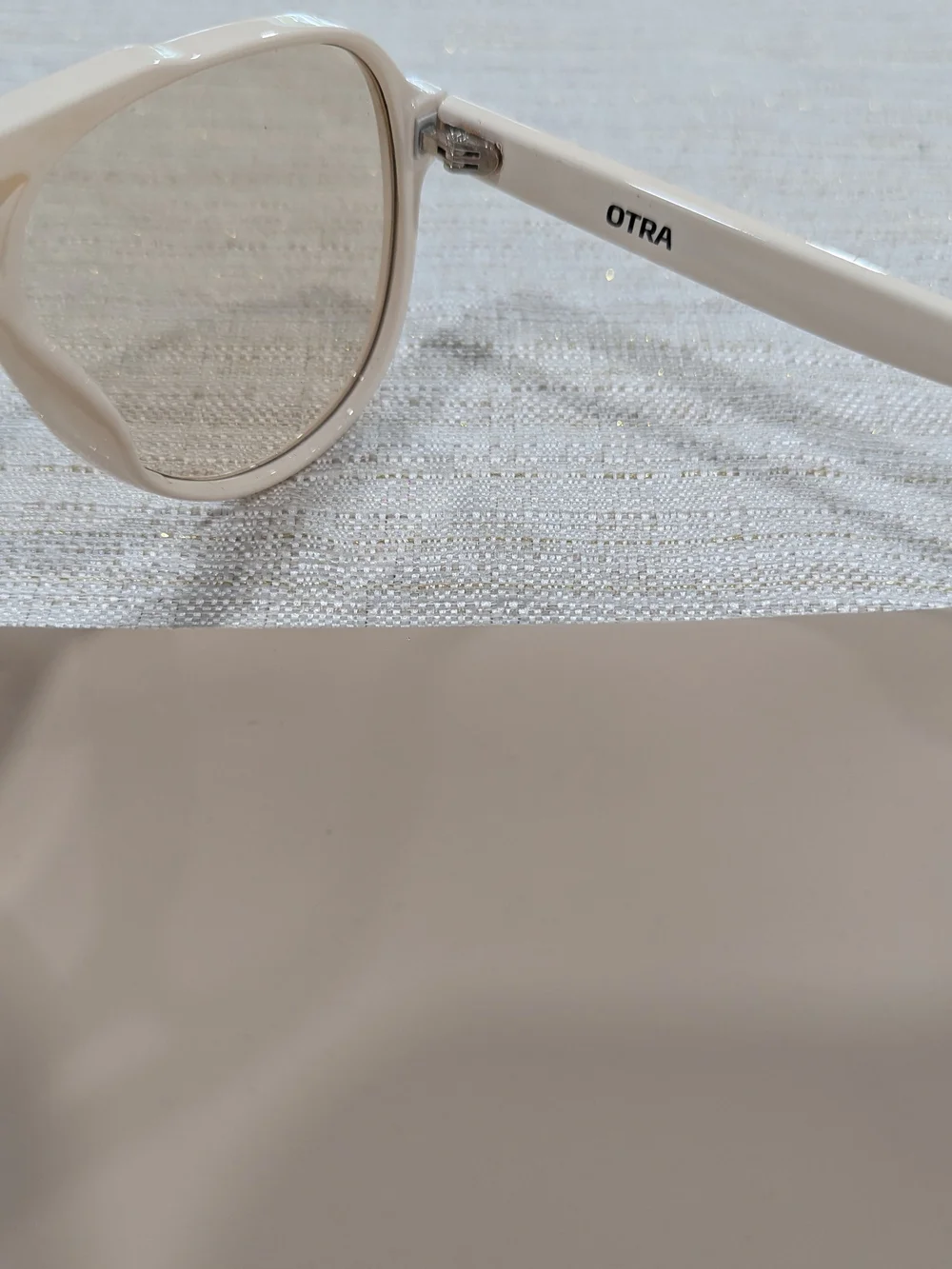 STEVIE Women's White Aviator Sunglasses - Beige Lenses